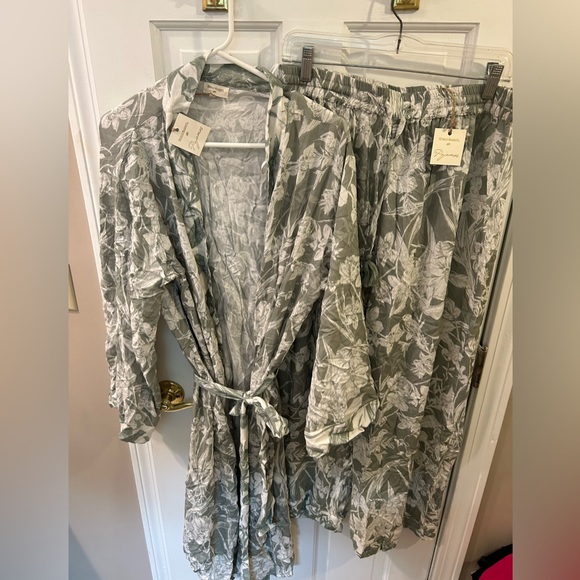 Cost Plus World Market Other - World Market pajama bundle set sage green floral  w robe and pants size L/Small